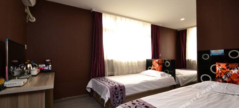 宜家轻住宾馆(中华巴洛克店)图片