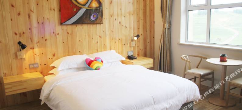 坝上云里客栈图片