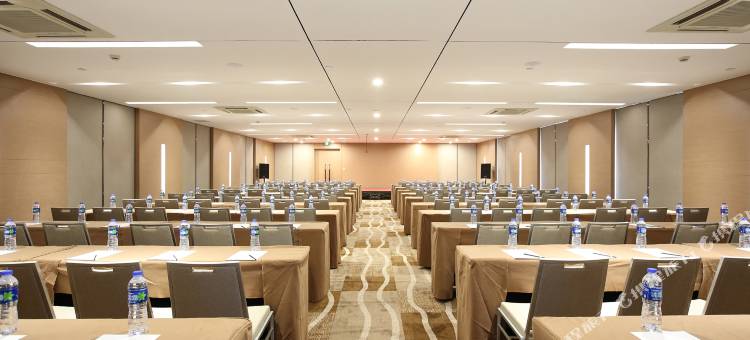 浦东辅特酒店(歇浦路地铁站店)图片