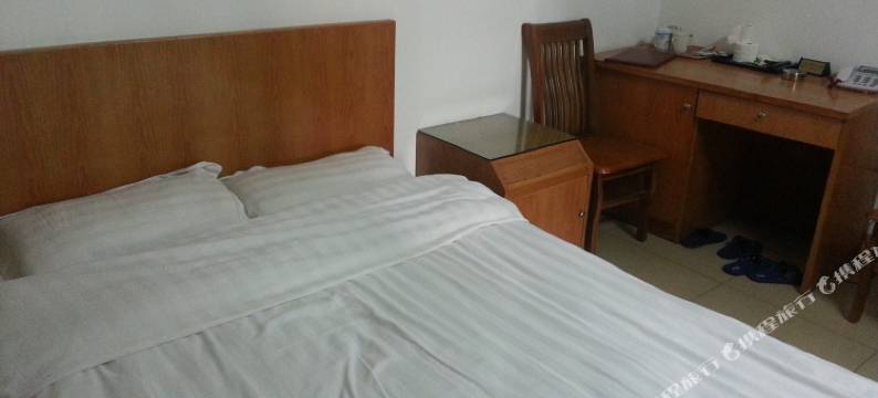 罗定醇金酒店图片