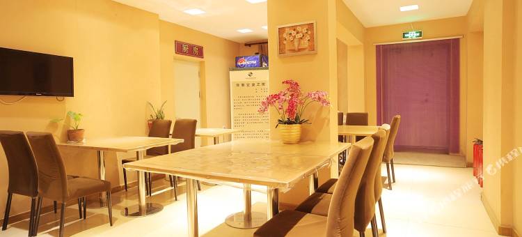 佳泰连锁商务宾馆(海城站前中心街店)图片