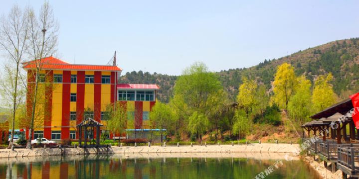 灵石石膏山快捷酒店3晚 石膏山门票·群山怀抱,奇峰耸翠