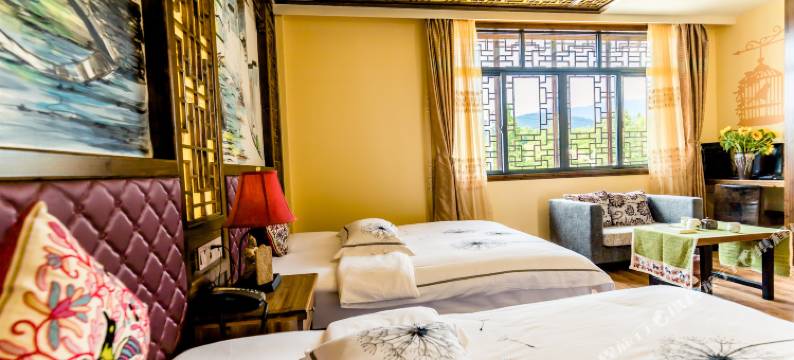 凤鸣山居·水墨江南主题酒店(宏村景区外店)图片