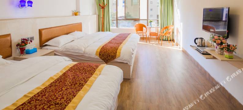 丹霞山月伴湾客栈图片