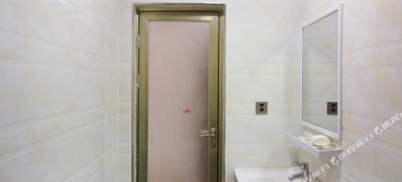 丹霞山月伴湾客栈图片