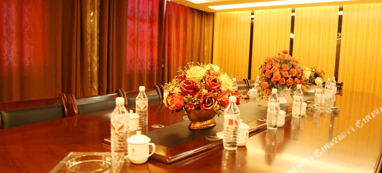 玛沁锦峰国际饭店图片