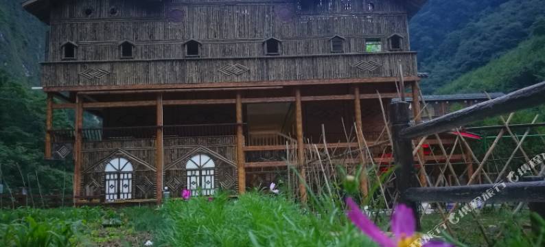 宝兴东拉山兴国农庄图片