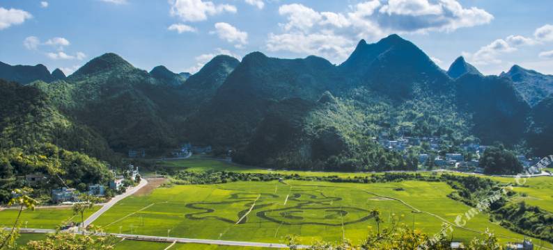 兴义万峰林里物民宿(八卦田店)图片