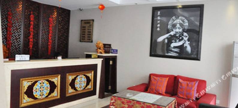 理县古尔沟莱苏河文化主题酒店图片