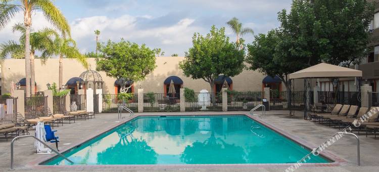 福乐顿市阿纳海姆豪生酒店及会议中心(Howard Johnson by Wyndham Fullerton/Anaheim Conference Cntr)图片