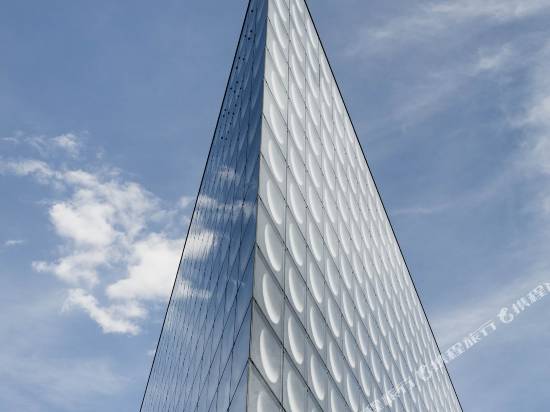 巴黎凡爾賽門奧科酒店