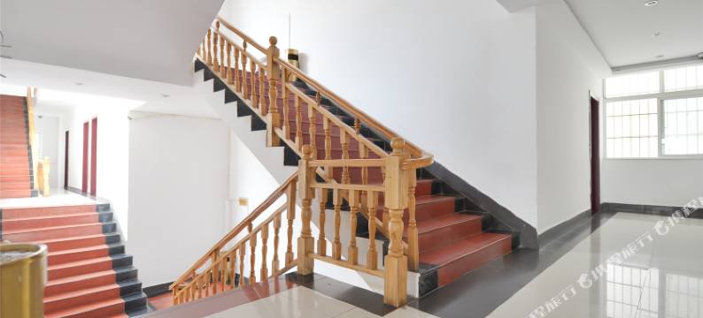 丽江七彩云酒店图片