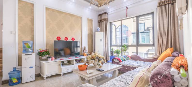 普罗旺斯小镇公寓(郑州索凌路店)图片