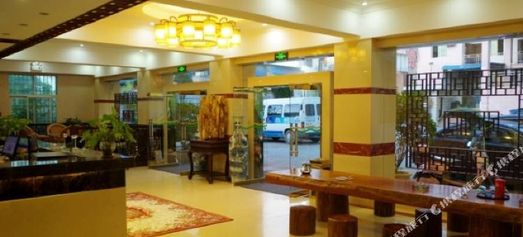 陇川鸿运酒店图片