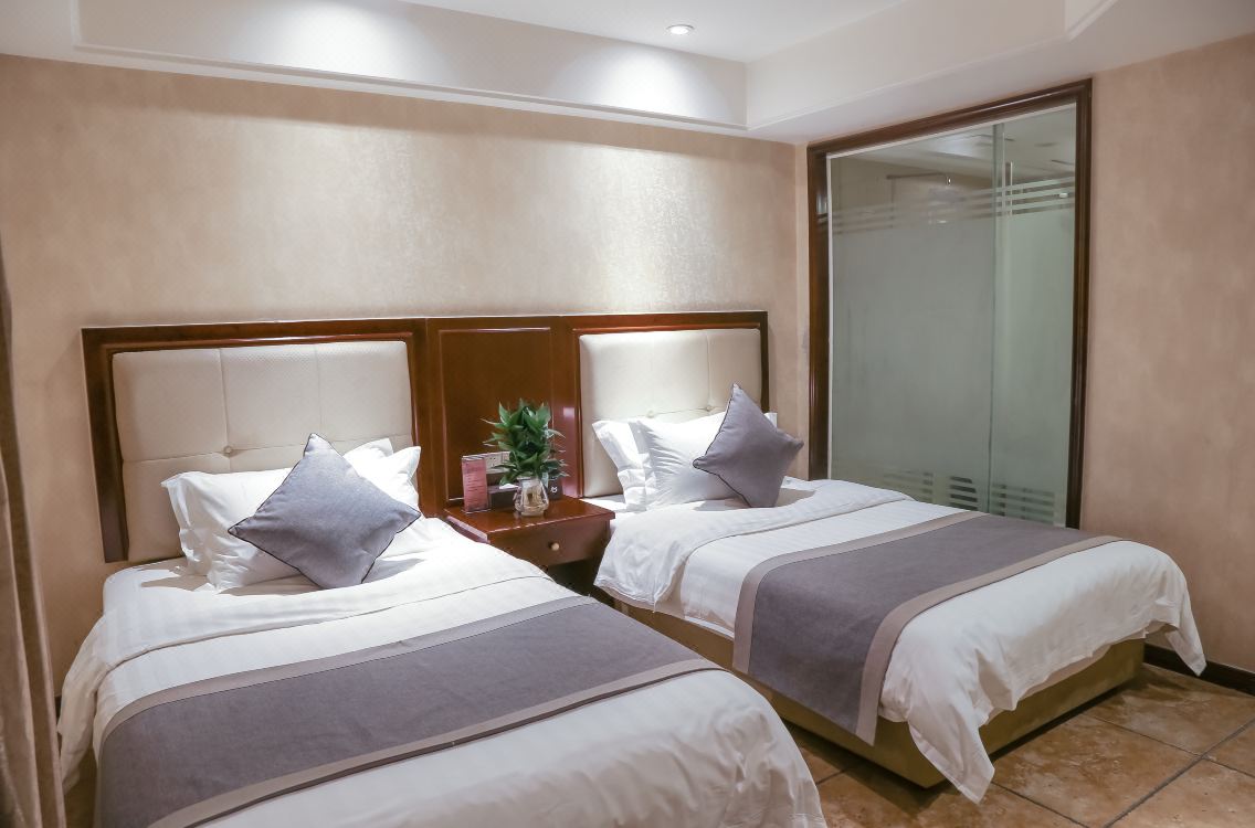 Luzhou Ganghua Century Hotel Hotel Reviews And Room Rates - 