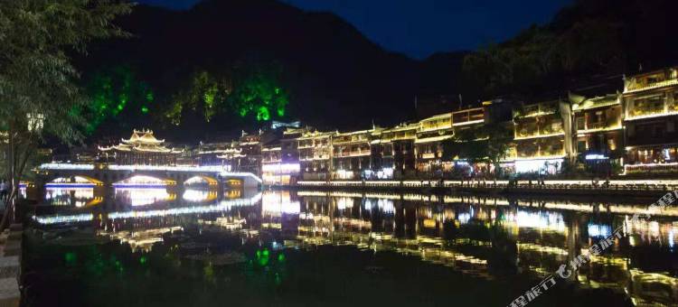 凤凰简韵江景民宿图片