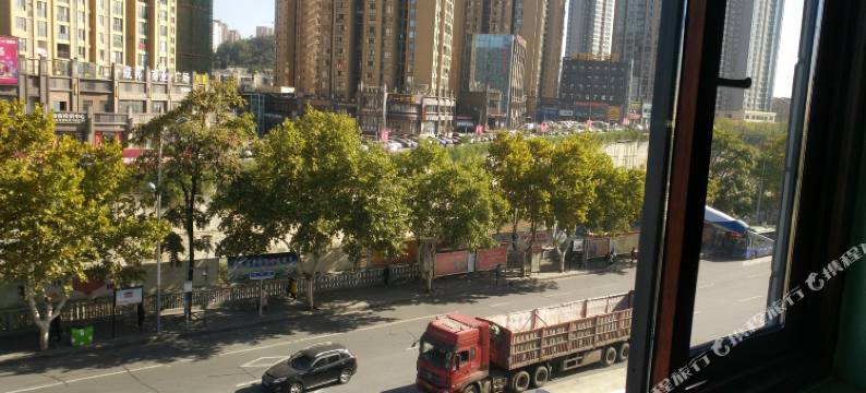 十堰逸家时尚公寓图片