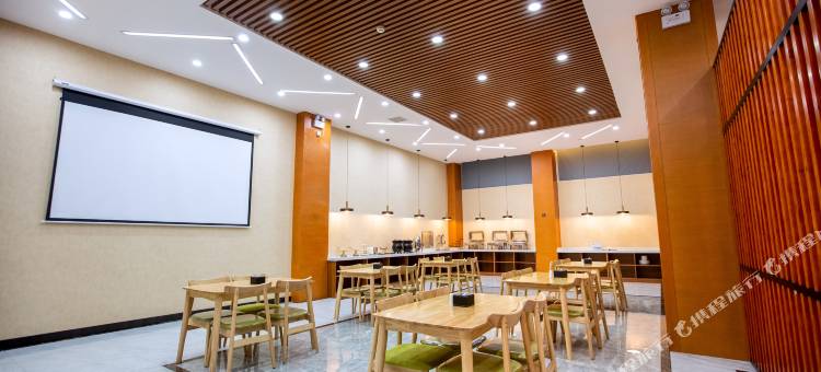 昆仑乐居酒店(平顶山郏县星辰里店)图片