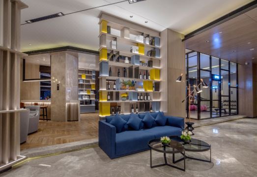 Echarm Hotel (Chengdu Chunxi Road Pedestrian Street) Hotel Overview