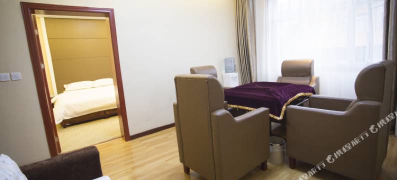 西乡山河大酒店图片