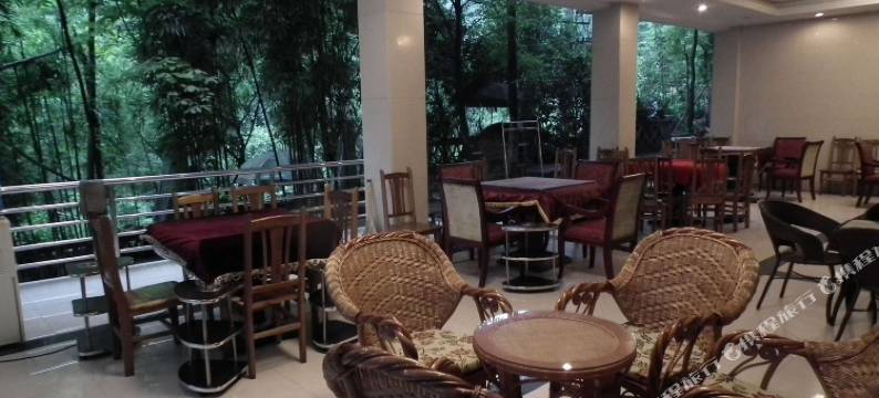 峨眉山伏虎山庄图片