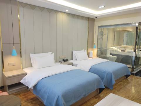 芒康金泰大酒店