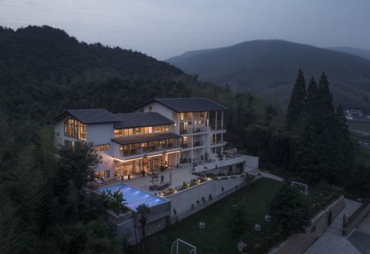 仁里·心泊莫干温泉度假酒店外景图