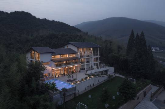 仁里·心泊莫干温泉度假酒店