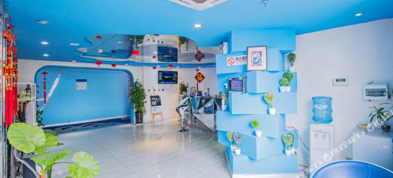 昆明佑咪艺术酒店(北京路穿心鼓楼地铁站店)图片