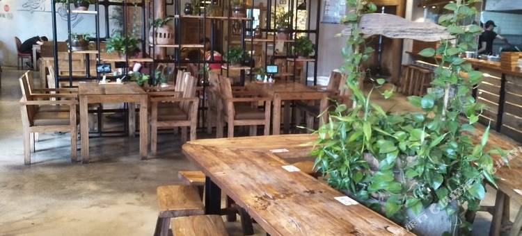 重庆逸家民宿(烟雨路分店)图片