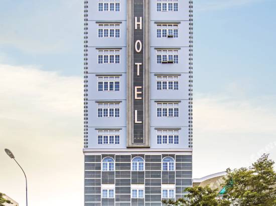 伊比薩河畔酒店