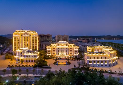 霍山辉隆君澜度假酒店外景图