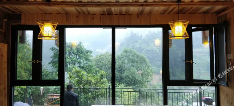 鹤峰幽兰伴山民宿图片