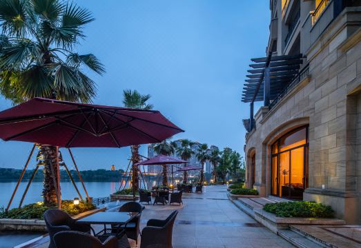 Donghai Xianhucheng Huanglong HotelHotel Overview