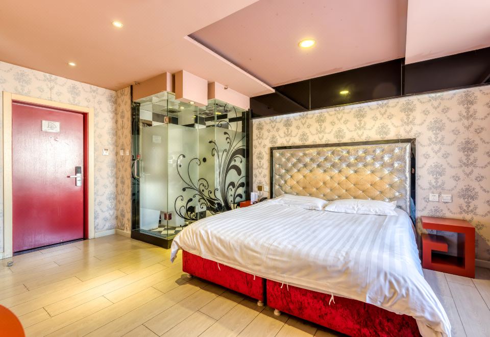  Hotel Overview