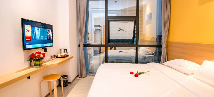 布丁严选酒店(杭州临平银泰百货邱山大街地铁站店)图片