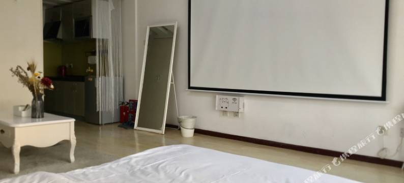 深圳近东门老街地王大厦京基100罗湖口岸公寓(3号店)图片