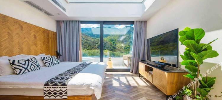 四姑娘山观岳民宿图片