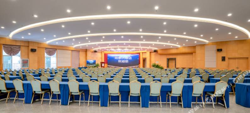 明都大酒店(昆明交三桥地铁站南屏步行街店)图片