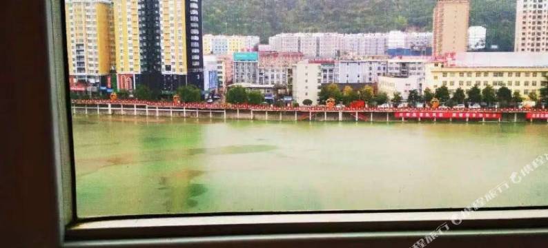 凤县云天阁家庭公寓(凤凰湖景区店)图片