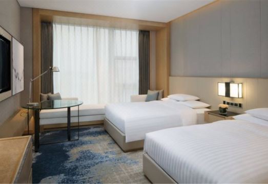 Courtyard by Marriott Zhengzhou Airport Hotel Overview
