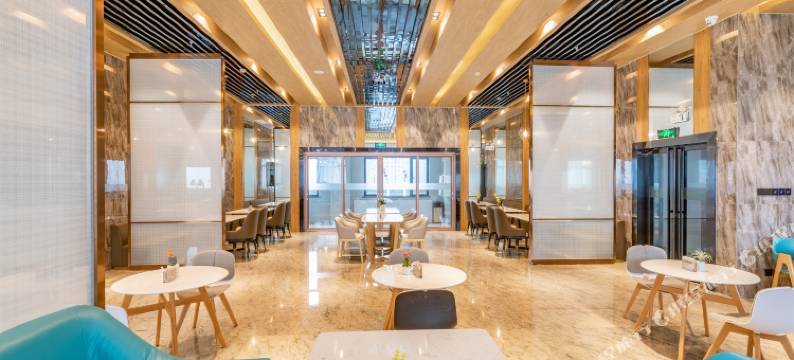 长沙五一广场晚报大道亚朵酒店图片