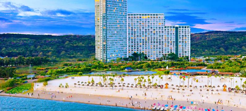 抚仙湖君临假日酒店图片