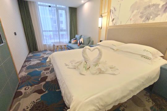 逸美酒店(济南长途汽车站济洛路地铁站店)预订价格,联系电话位置地址