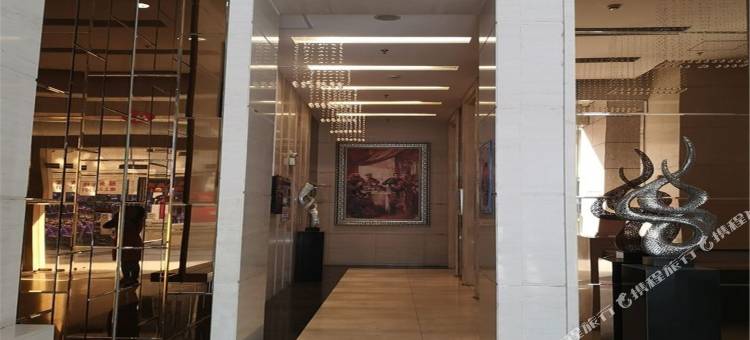 惠州深圳大芬地鐵站C岀口信和爱琴居梦圆民宿(麦地路分店)图片