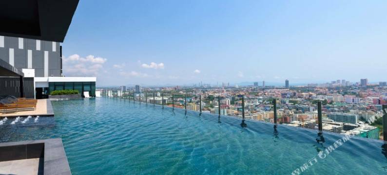芭堤雅乐思贝丝公寓式酒店(The Base Condo Pattaya)图片