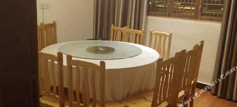 泸定海螺沟金开古镇宾馆图片