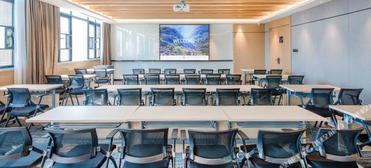 中山坦洲合胜百货亚朵酒店图片