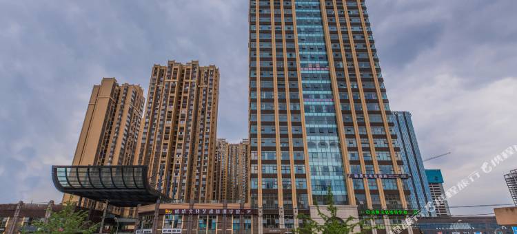 铂金汇大酒店(成都龙泉政务中心书房地铁站店)图片