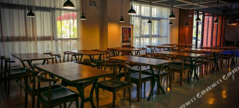 屋顶花苑酒店图片